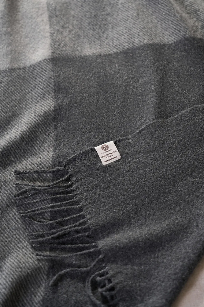 Плед шерстяной Luxberry Woolen Grey 150х200 серо-графитовый