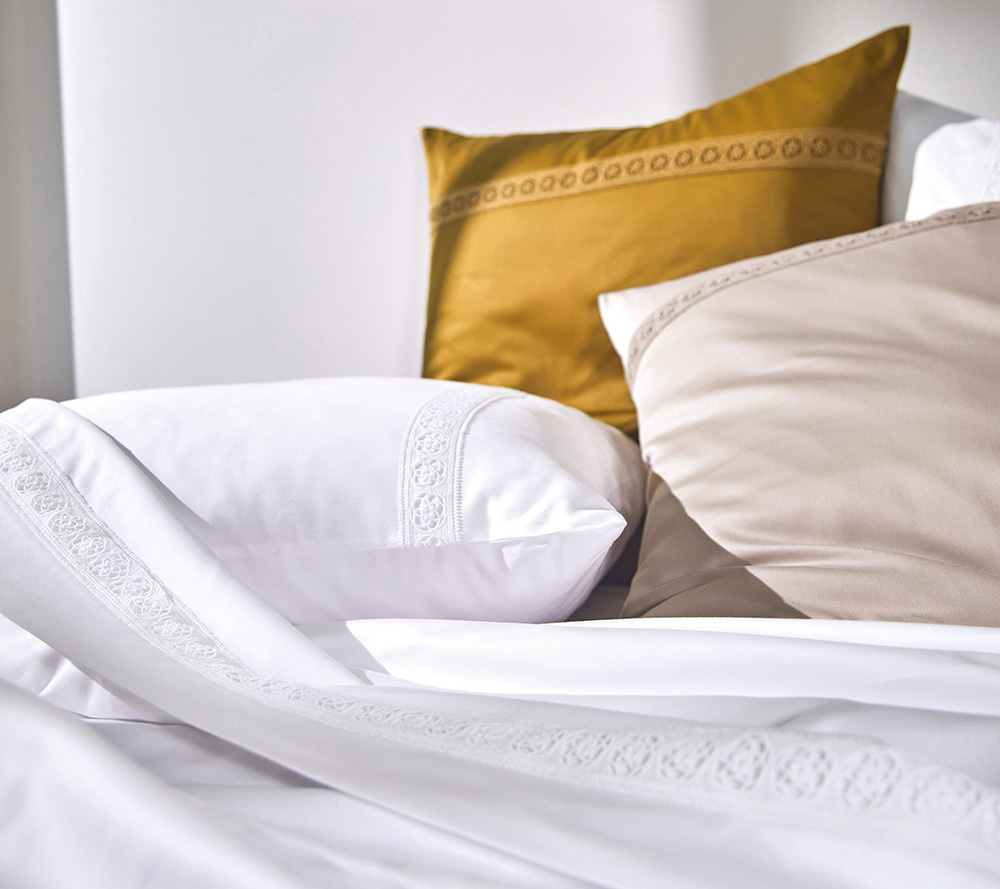 Постельное белье Blanc des Vosges Heritage Blanc евро 200х220 сатин с кружевом