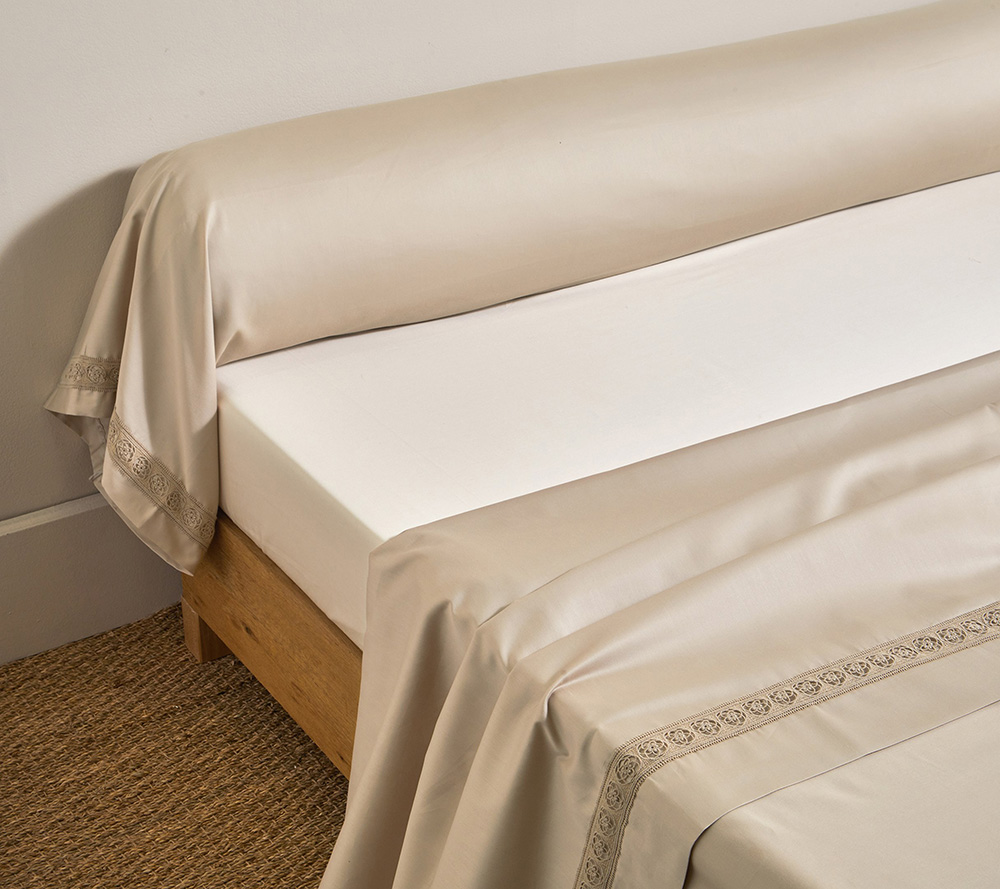 Постельное белье Blanc des Vosges Heritage Chanvre евро 200х220 сатин с кружевом