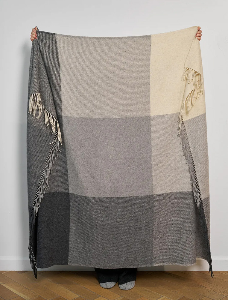 Плед шерстяной Luxberry Woolen Grey 150х200 серо-графитовый