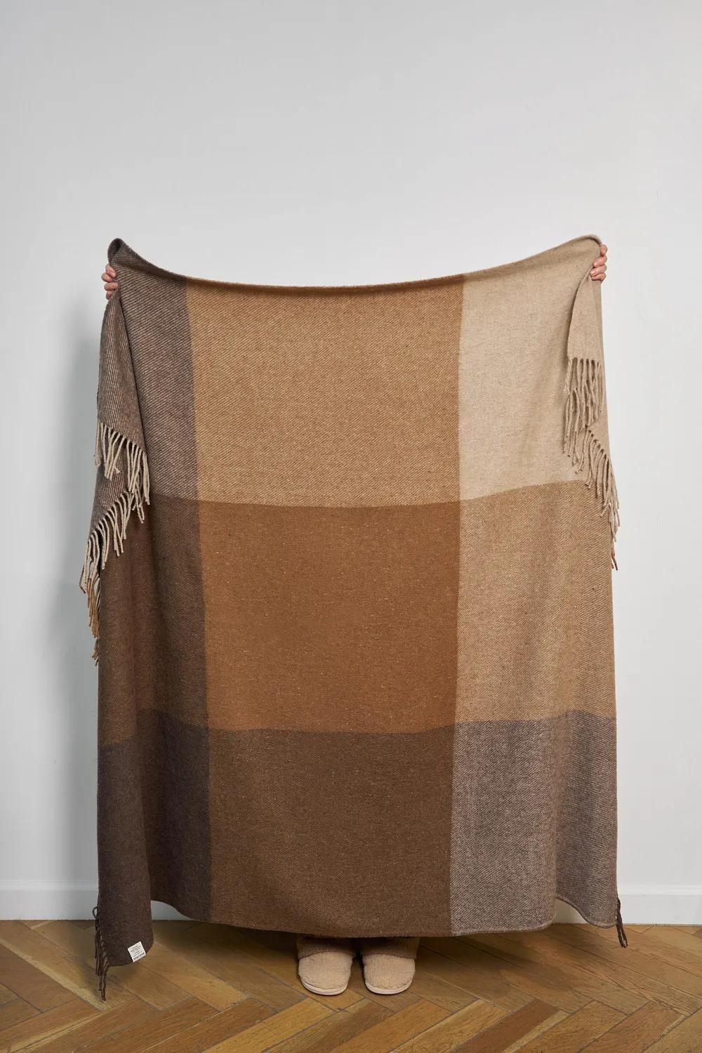 Плед шерстяной Luxberry Woolen Beige 150х200 бежево-коричневый