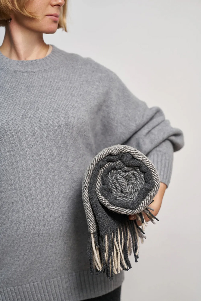 Плед шерстяной Luxberry Woolen Grey 150х200 серо-графитовый