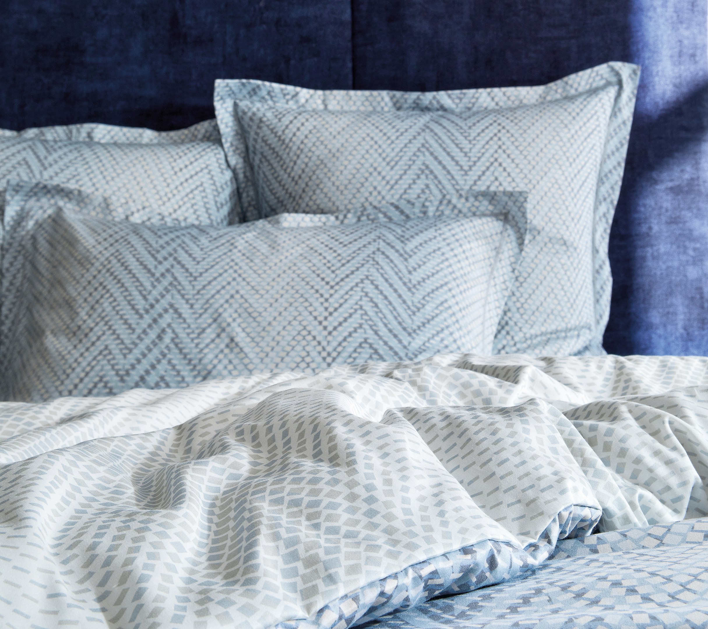 Постельное белье Blanc des Vosges Gravity Bleu Celeste евро 200х220 хлопок сатин